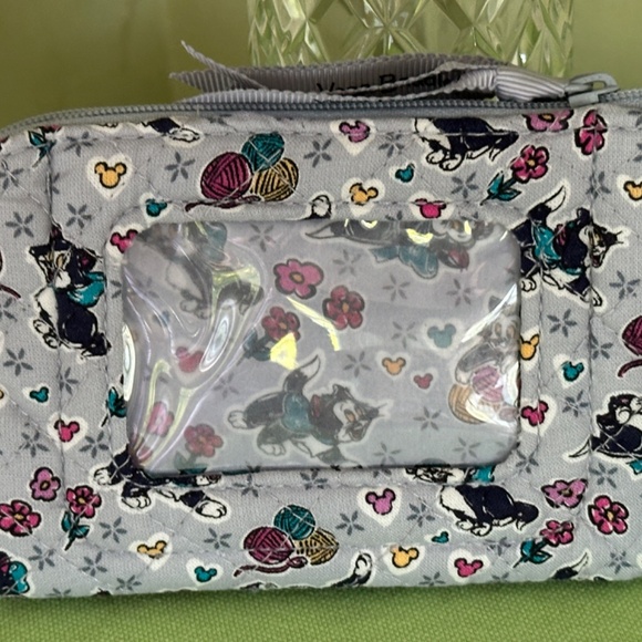 VERA BRADLEY DISNEY RFID DOUBLE ZIP ID CASE IN PLAYFUL FIGARO:NWT FIGARO THE CAT - Picture 7 of 15